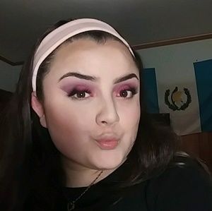 Meet your Posher, Evelin